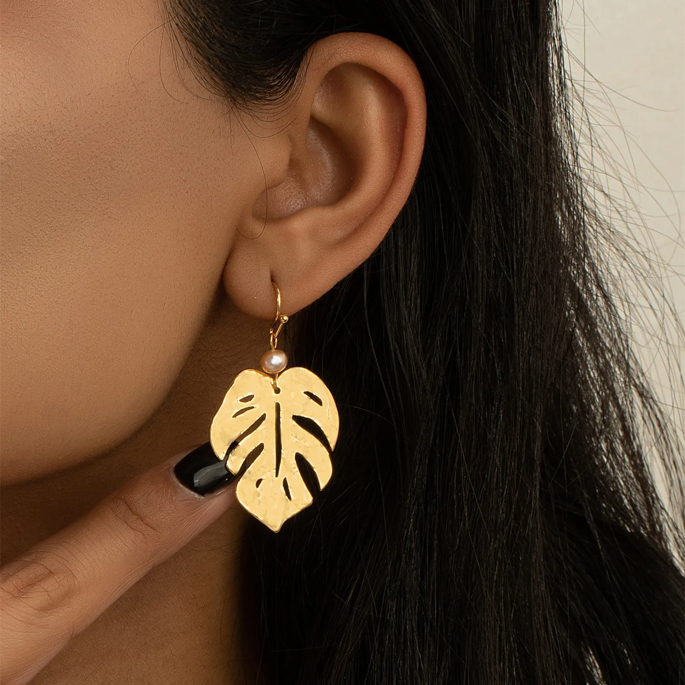 

Изящные темпераментные серьги в виде листьев, женские простые серьги в стиле ретро, большие серьги
