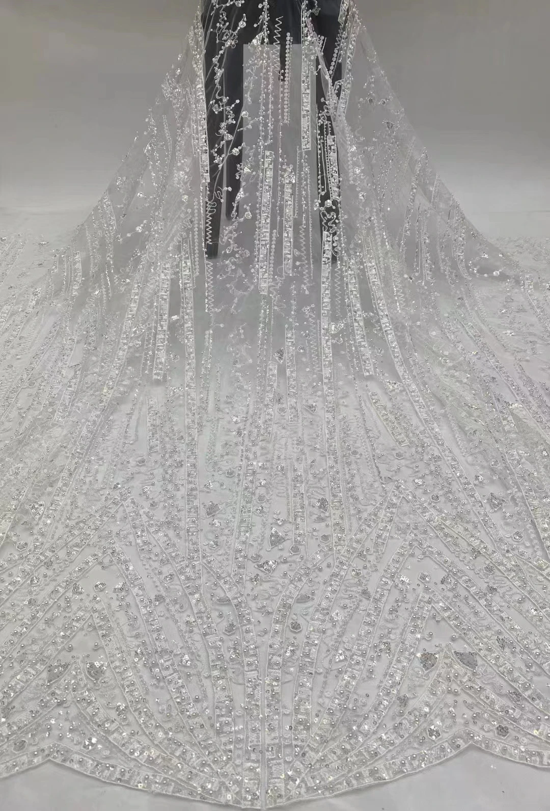 

Latest Africa Handmade Embroidered Tulle Net Fabric With Beads High Quality Luxury Sequins Net Lace Evening Or Party Dress