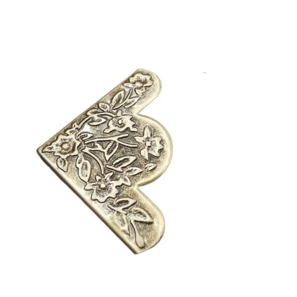 

Декоративные угловые протекторы из железа