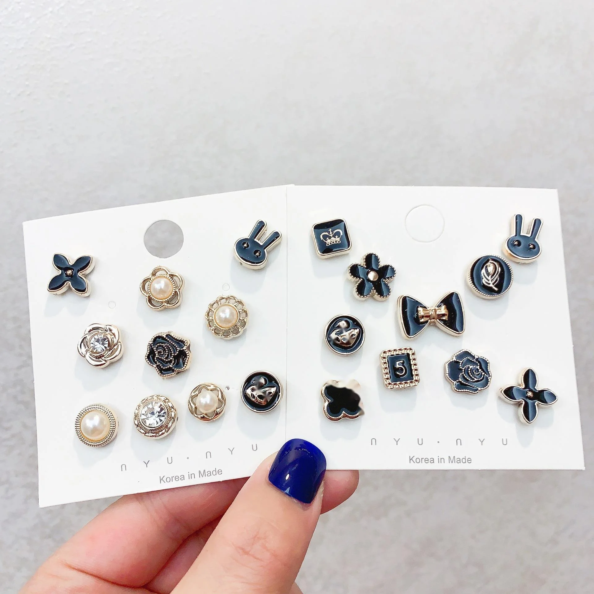 Simple Korean Ins Seamless Brooch Buttons Suit Anti Exposure Pins Cute Small Geometric Pearls Brooches Buckles 10pcs/set |