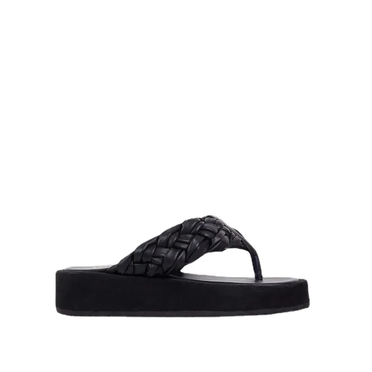 2023 summer large size thick-soled slippers new European and American woven fashion outer wear flat flip-flops sandal