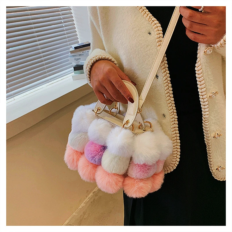 

2021 Winter Hot Soft Plush Ball Handbags for Women Luxury Designer Bag Fashion Trends Colorful Fur Crossbody Shopper Bolso Femme