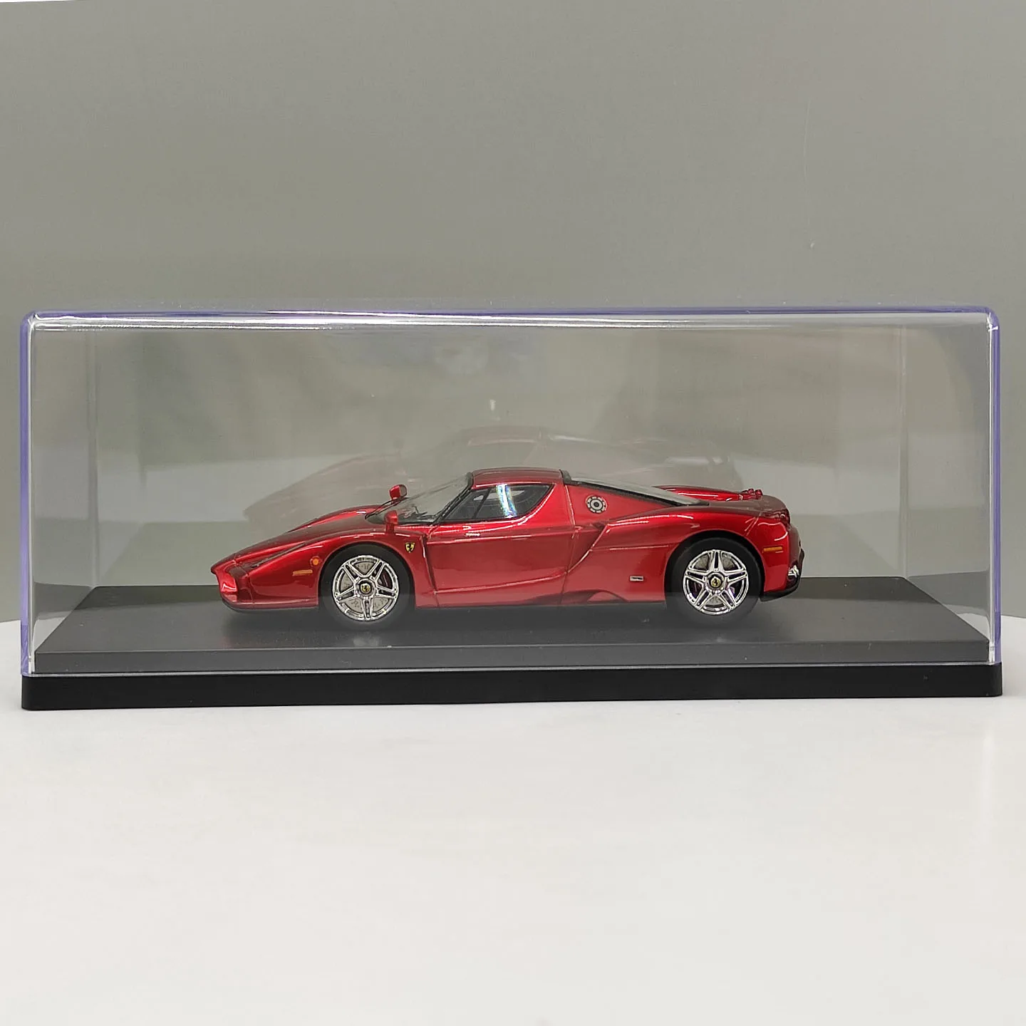 Масштабная модель автомобиля Ferrari ENZO из смолы, 1:43 (art.: 3920dc82e42ca) - 3920dc82e42ca