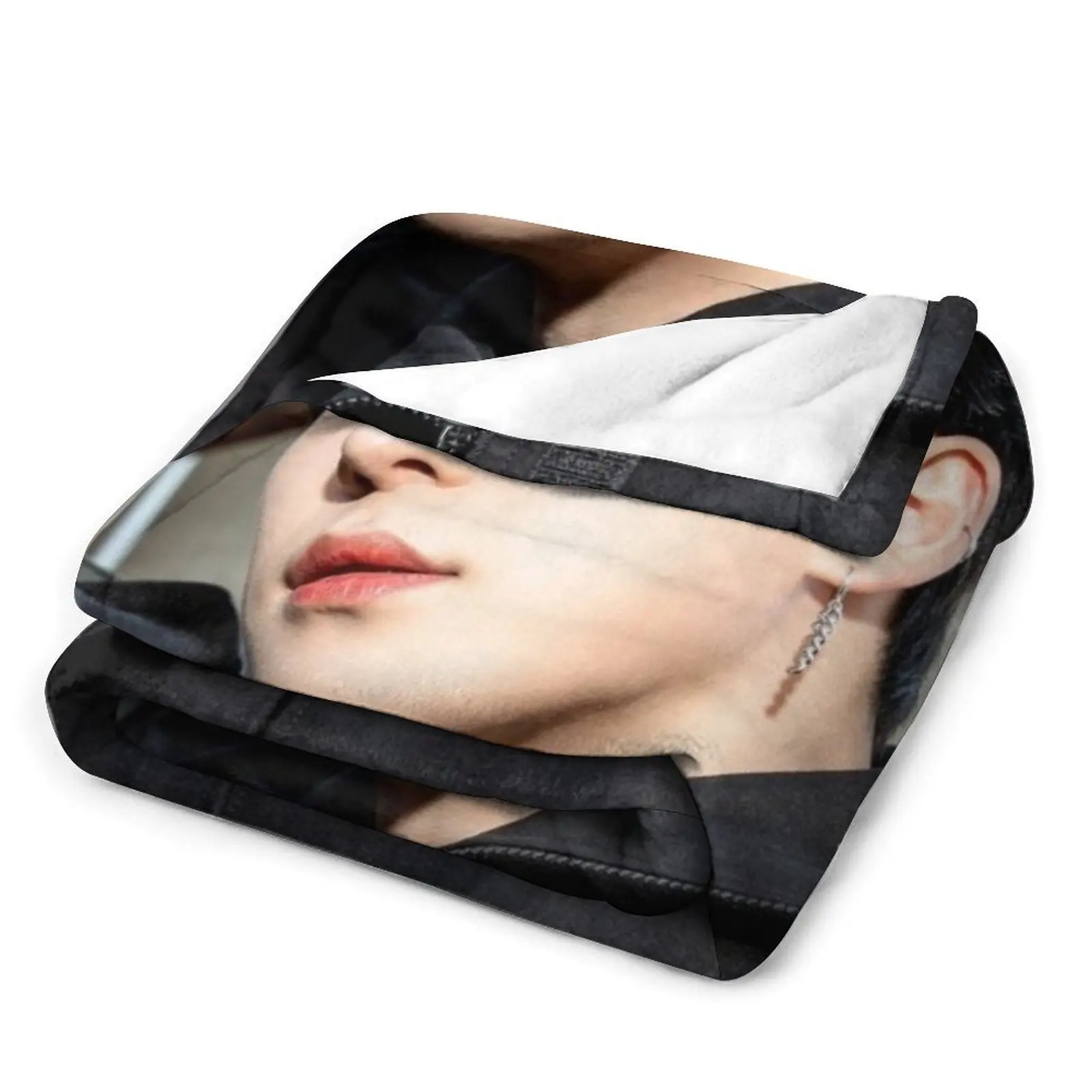 ATEEZ YUNHO THE WORLD EP.1 : МЕХАНИЗМ GUERRILLA Плед Одеяла Диваны Украшения среда