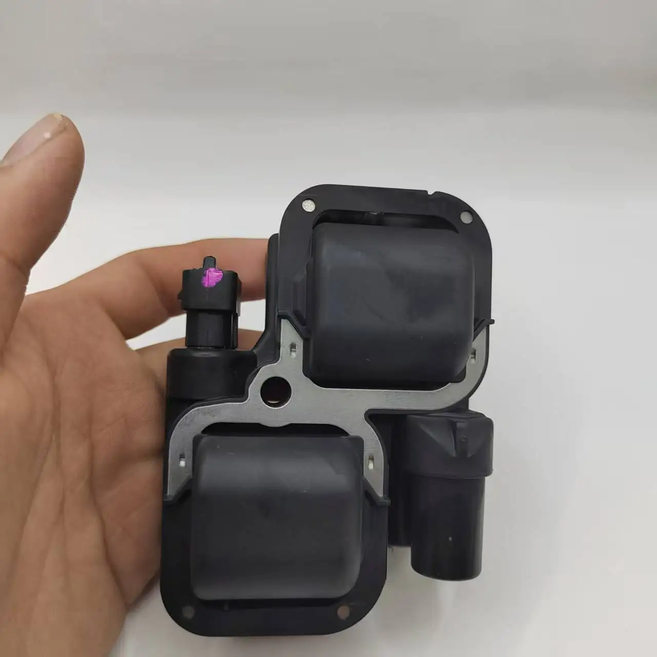 

Новая система зажигания катушки зажигания A0001587803 для Merc-edes-B-enz W169 W245 W203 W210 W211 W463 W163 W164 W251 W220 W639 автомобили