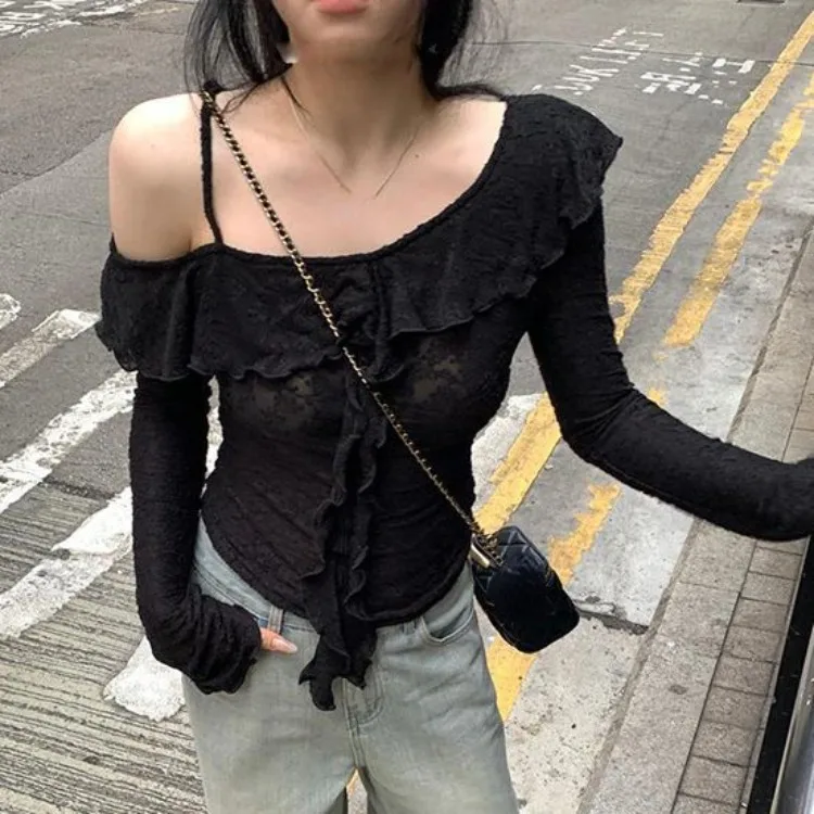 Блузка женская с косым воротником открытыми плечами и оборками