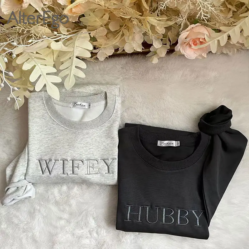 Толстовка с вышивкой на заказ толстовки круглым вырезом WIFEY HUBBY