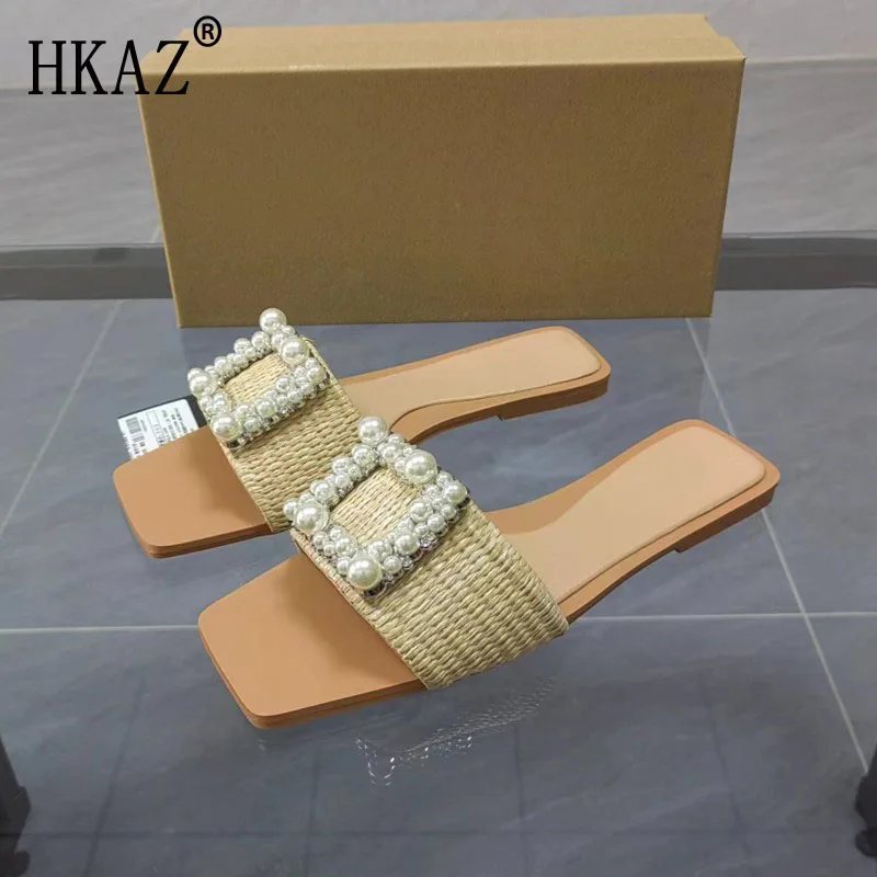 

New Square Head Flat Bottom Slippers Wearing Pearl Water Diamond Buckle Beach Women's Sandals Summer 2023