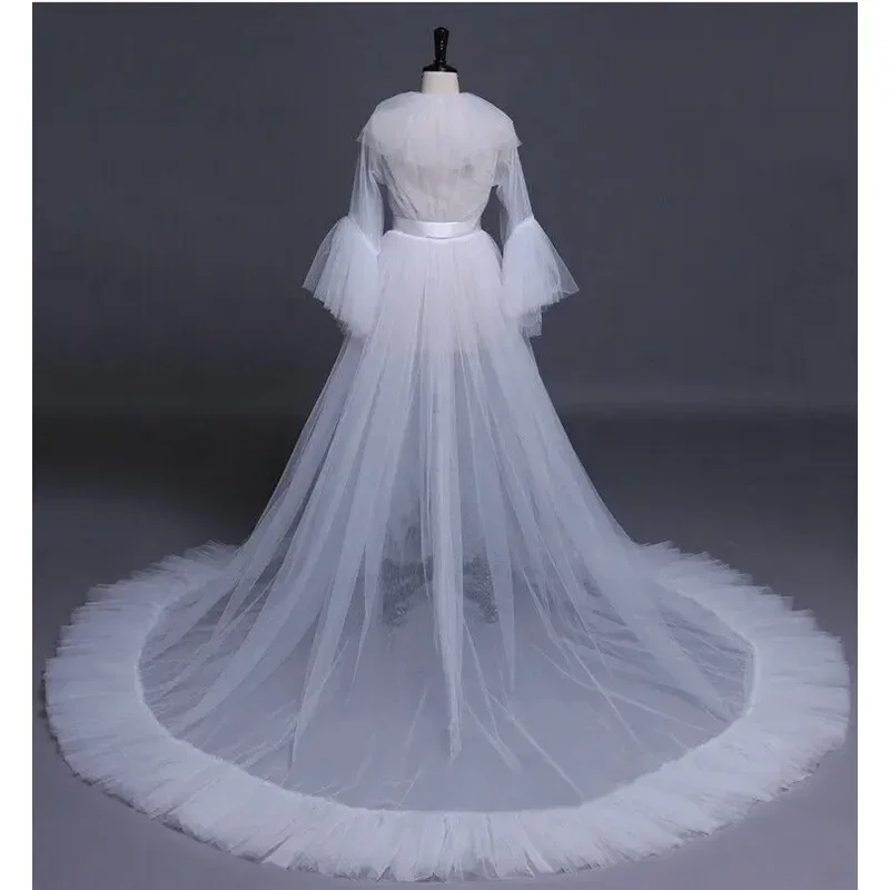 Женское полупрозрачное свадебное платье фатиновое невесты с пушистыми краями и