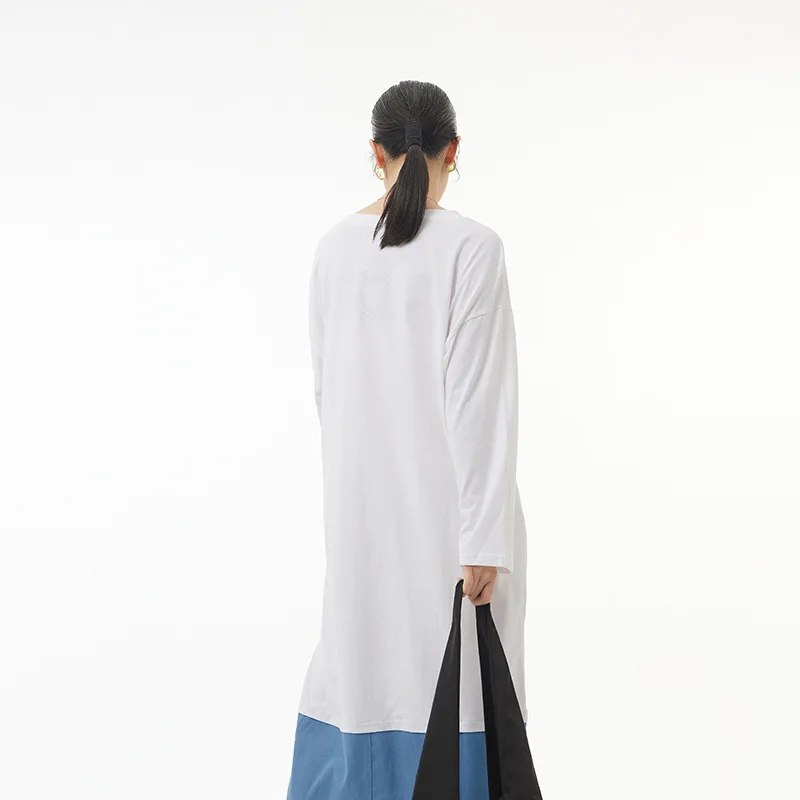 Женское джинсовое платье с вышивкой свободное приталенное большого размера