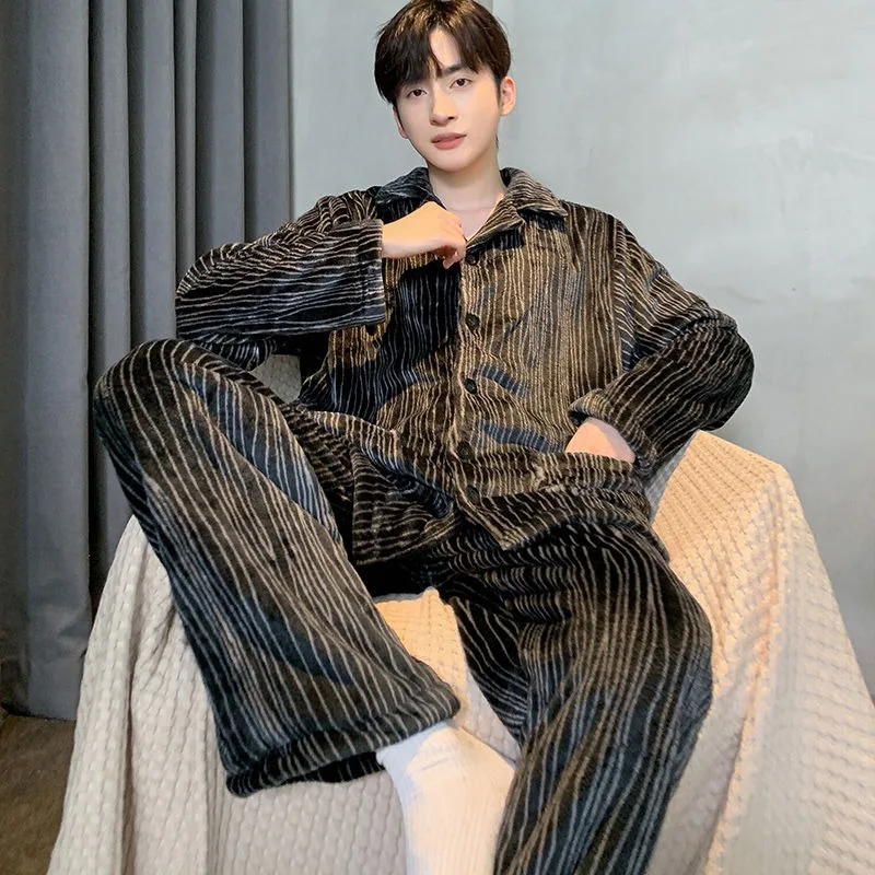 Пижама для мужчин осень-зима коралловый бархат плюс с толстой черной полосой