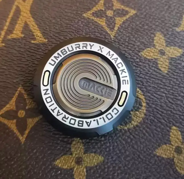 

Second-hand Mackey&um Pa pa Coin