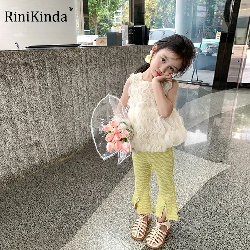 

Летний комплект из 2 предметов для маленьких девочек 2023, однотонный топ без рукавов + штаны с цветочным принтом, детские костюмы, модная одежда для малышей, наряд