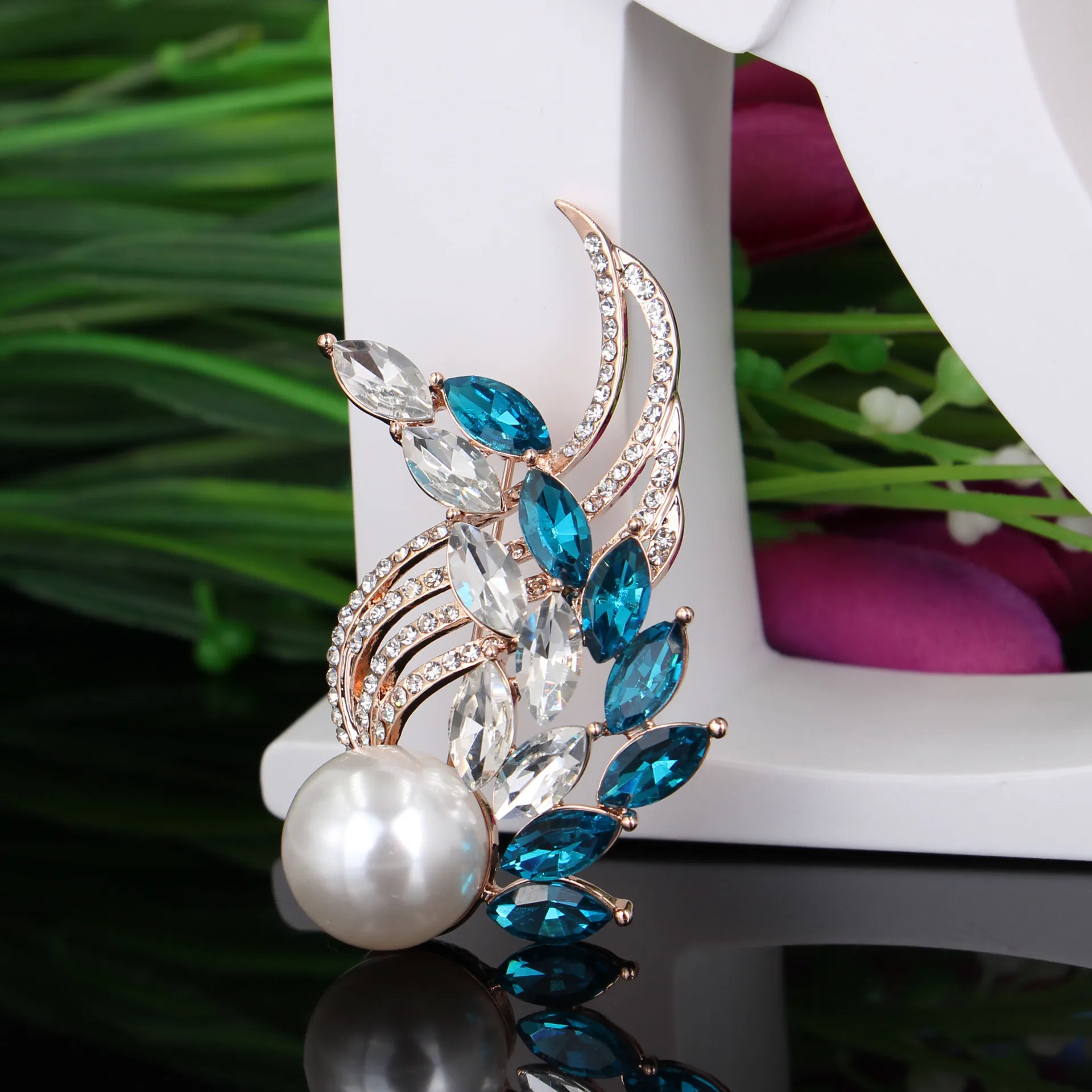 

1 шт., брошь из стекла с натуральным жемчугом