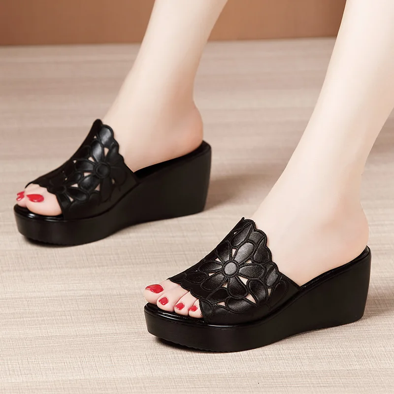 

Small Size 32-43 Casual Floral Print Platform Wedges Shoes Women Slippers Summer 2022 Medium Heels Slides for Beach Mother