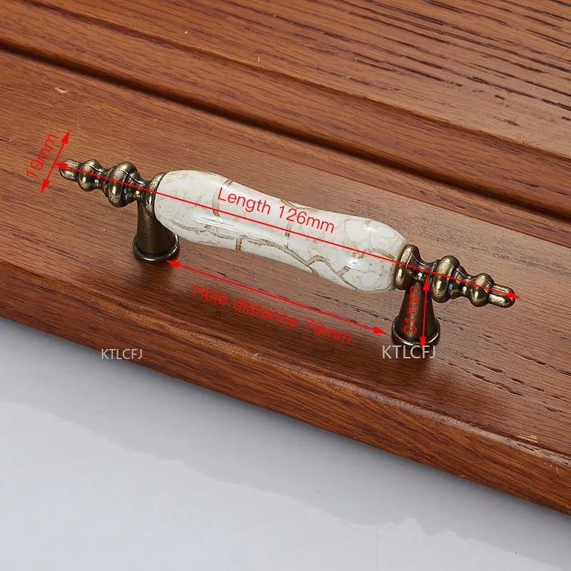 

Керамические ручки для шкафов Apstelle