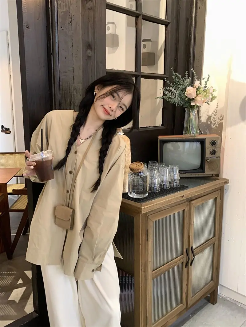 

Niche Loose and Lazy V-neck Long Sleeve Shirt Women's Autumn 2023 New Chic Single-breasted Split Top