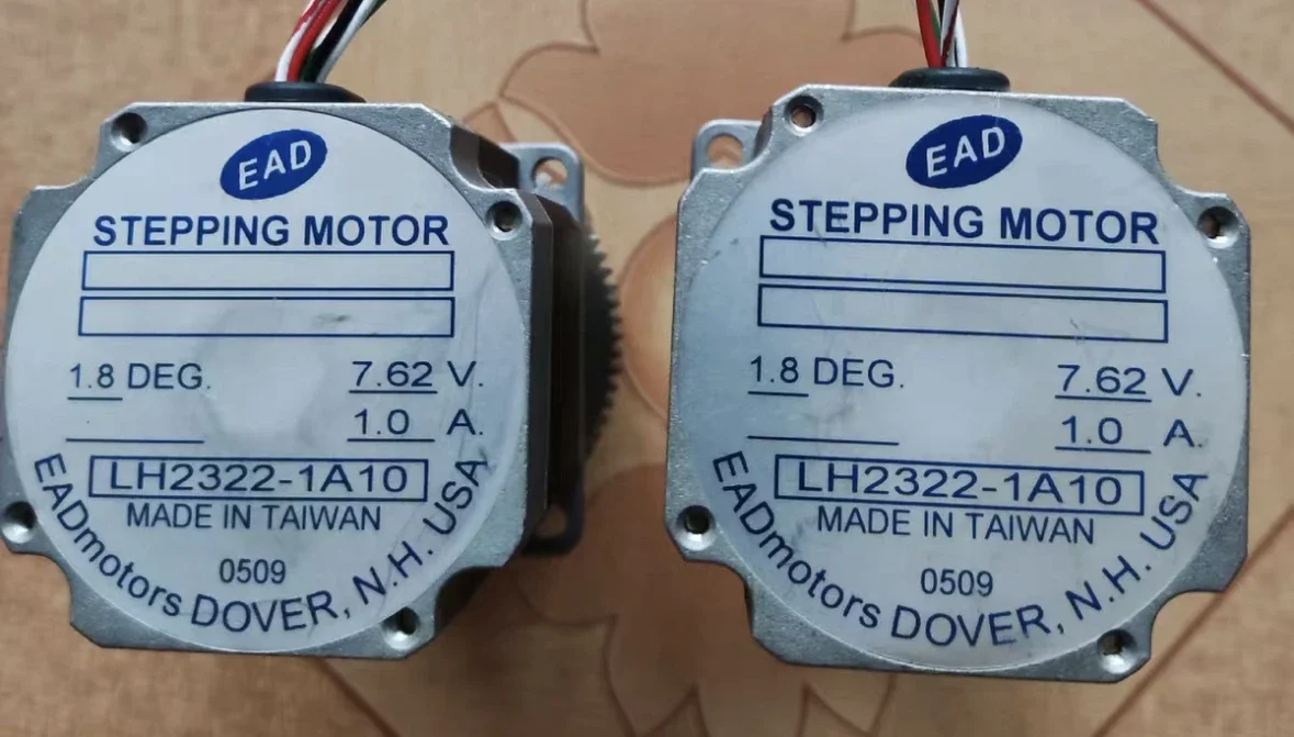 Шаговый двигатель б/у LH2322-1A10 7.62 v1.0A