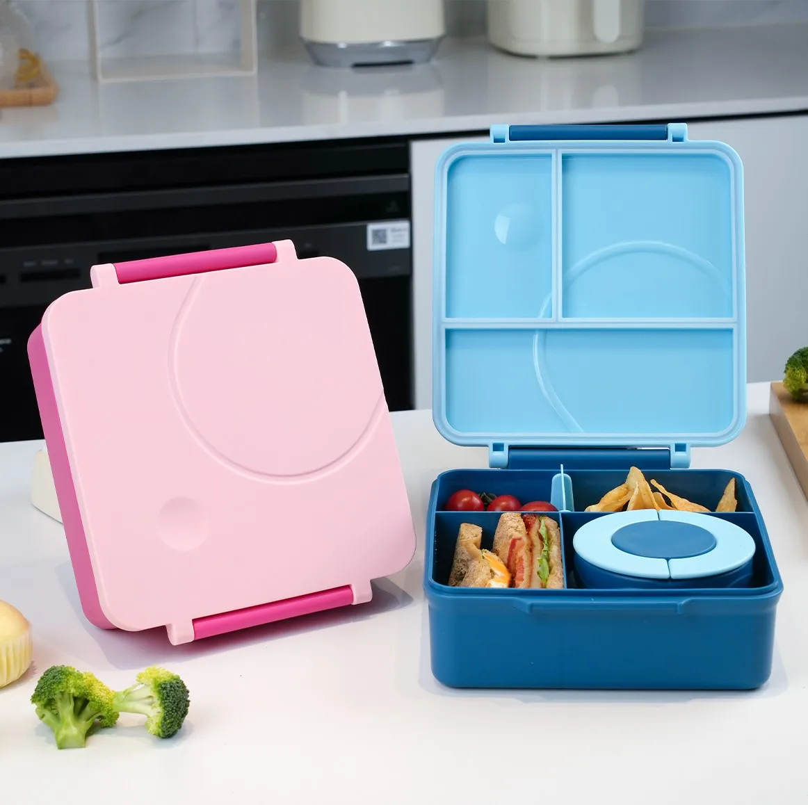 

Bento Lunch Box Kids Children, Lunchbox With 4 Compartments, Spoon, Fork And Fruit Picks, Daycare/Travel/School, Leak-Proof