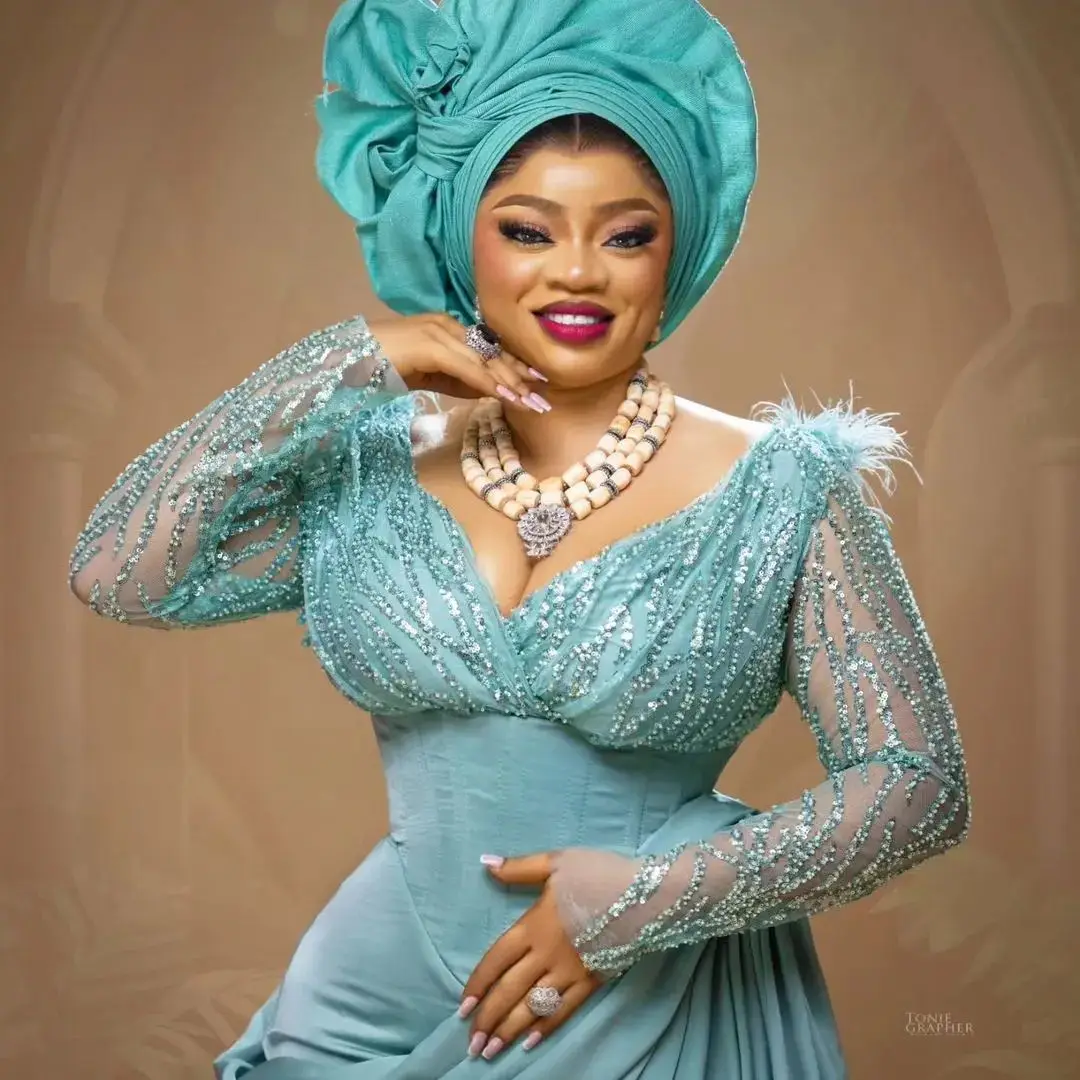 Aqua размера плюс нигерийские Выпускные платья с глубоким V-образным вырезом