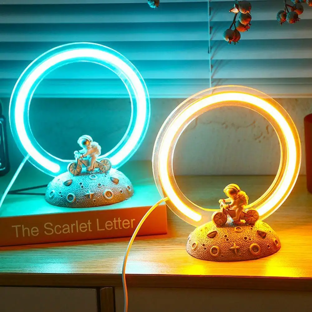 New LED Astronaut Night Light Mobile Sand Painting Astronaut Night Light Portable Lighting Bedroom Decorative Tabletop Ornaments