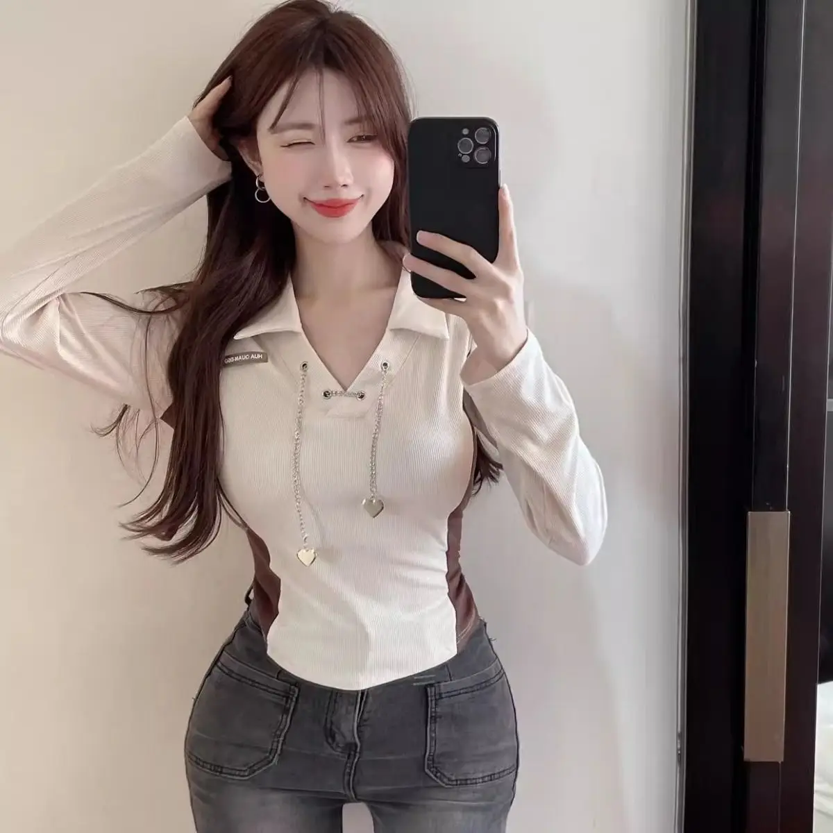 Рубашка-поло с V-образным вырезом и длинными рукавами Новинка осени 2024 Милая