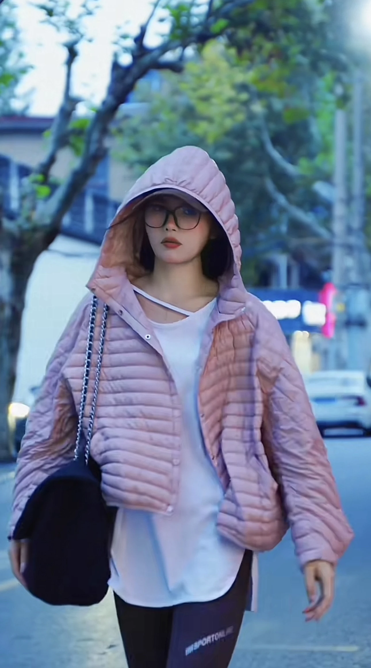 Легкий пуховик с капюшоном осень и зима новый дизайн модная универсальная