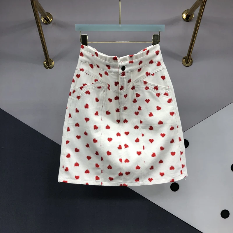 

Женская джинсовая мини-юбка с высокой талией, летняя белая мини-юбка с принтом красных сердец и большими карманами, 2023