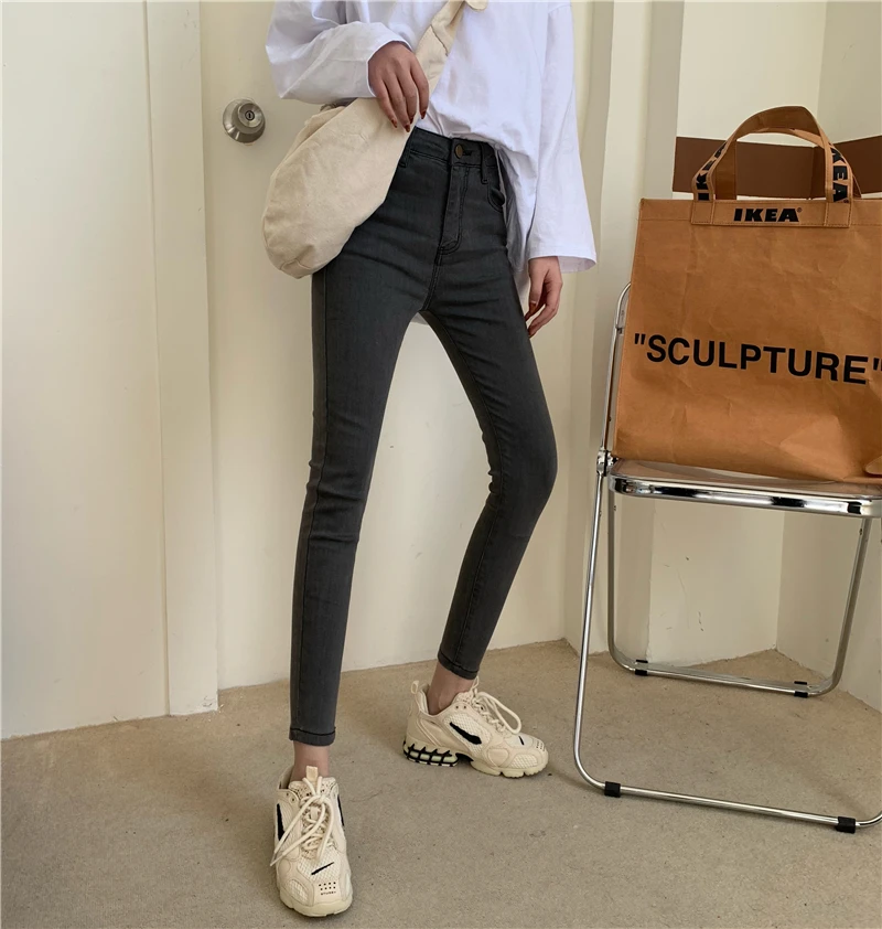 

5993 high-waisted, slim-fitting, stretch-leg pants, and ankle-length jeans