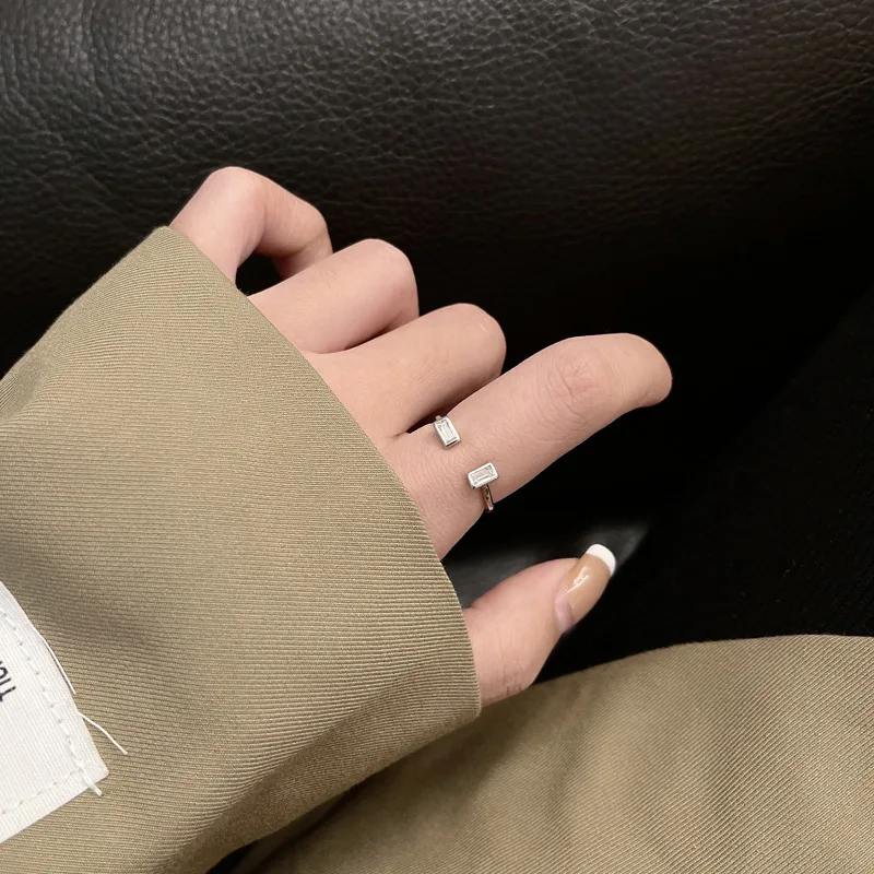 

Copper Temperament Open Geometric Ring Brief Crystal Rings for Women Wholesale