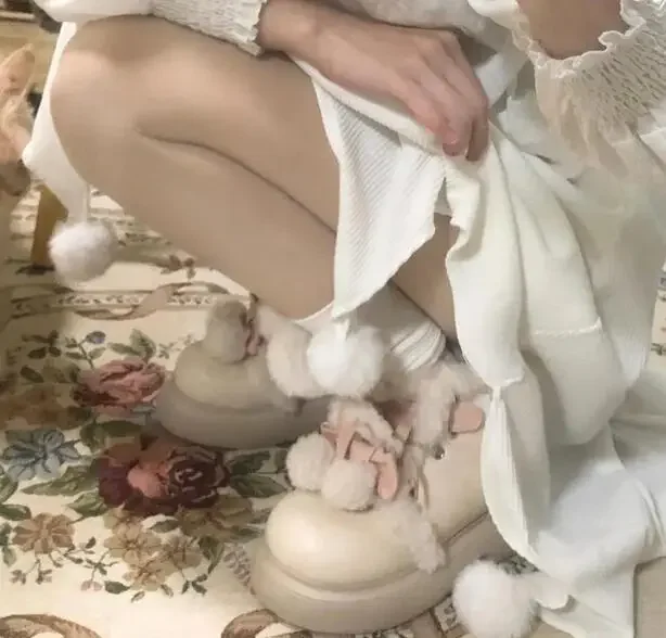 Милые бежевые утепленные ботильоны для девочек на меху с перекрестной завязкой