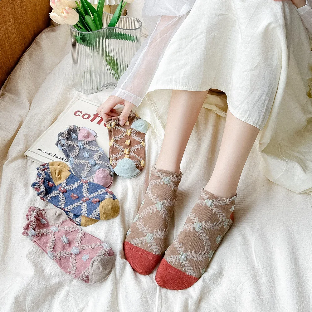 

Embroidery Japanese Sweets Flower Korean Style Low Tube Socks Woman Breathable Harajuku Fashion Ankle Vintage Cute Kawaii Fun