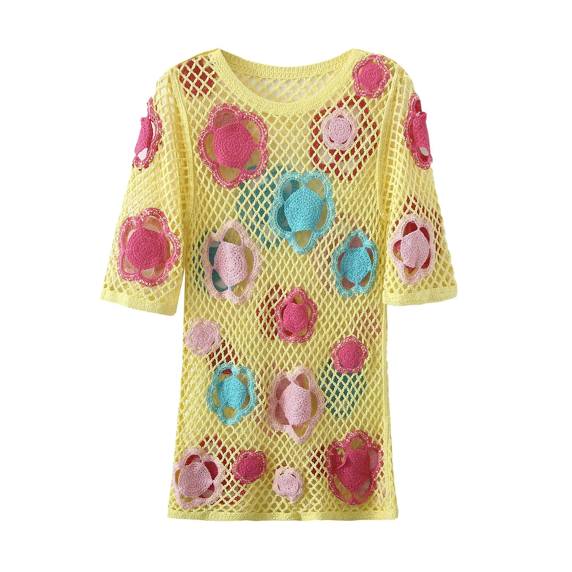 Женское короткое платье с коротким рукавом и вышивкой круглым вырезом