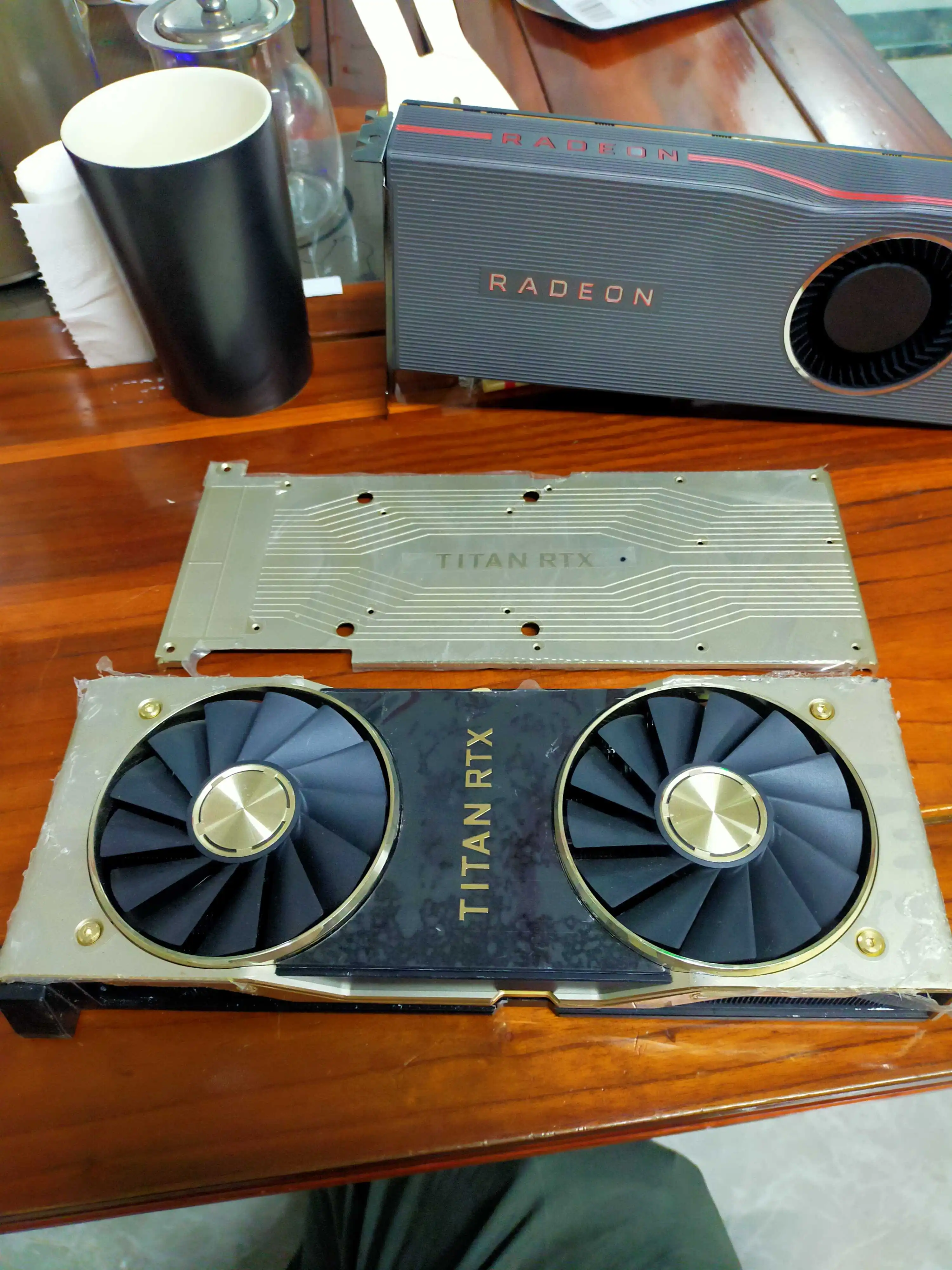 

RTX titan radiator backplane is not a graphics card but a radiator