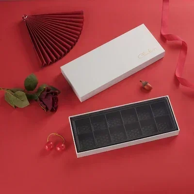 

Подарочные картонные коробки для конфет 6/12/18 отверстий