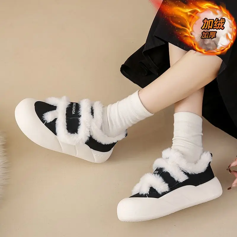 Рисунок 4 - Кроссовки женские шерстяные в клетку