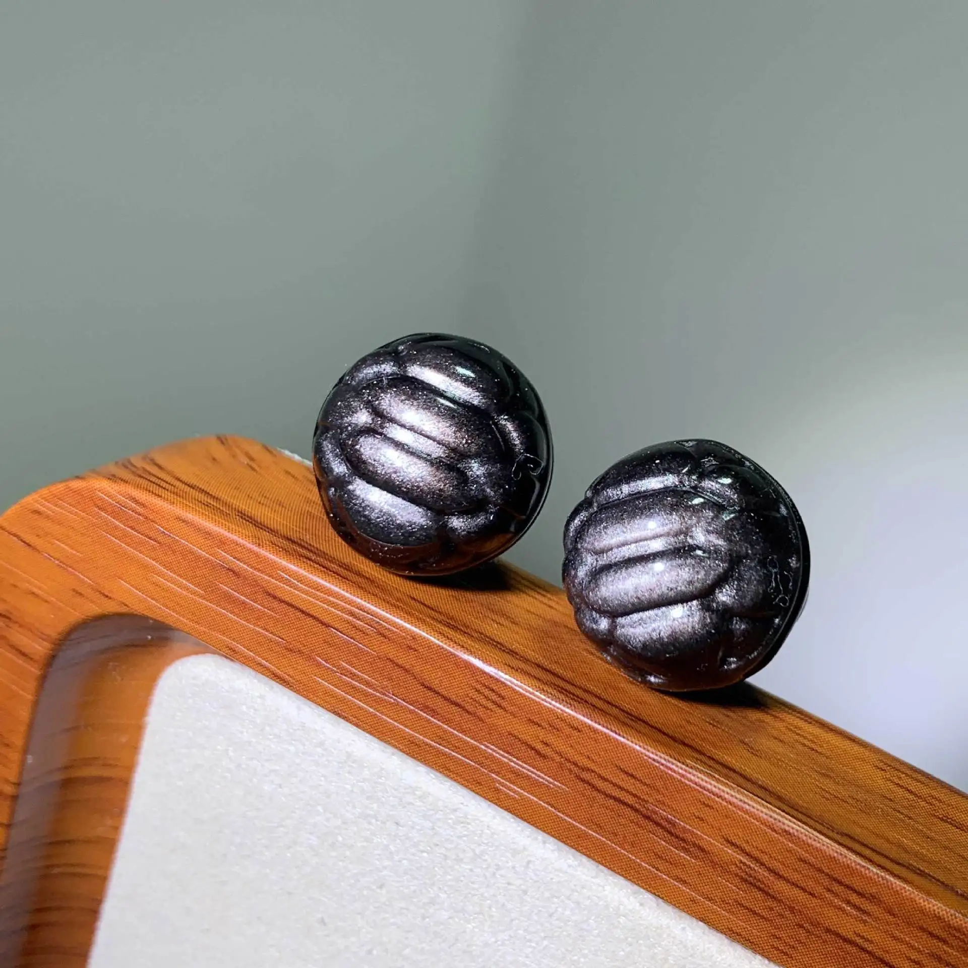 

Natural Silver Obsidian Carved Double sided Turtle Shell Beads Handmade Healing Stone Jewelry Accessories For Jewelry Making