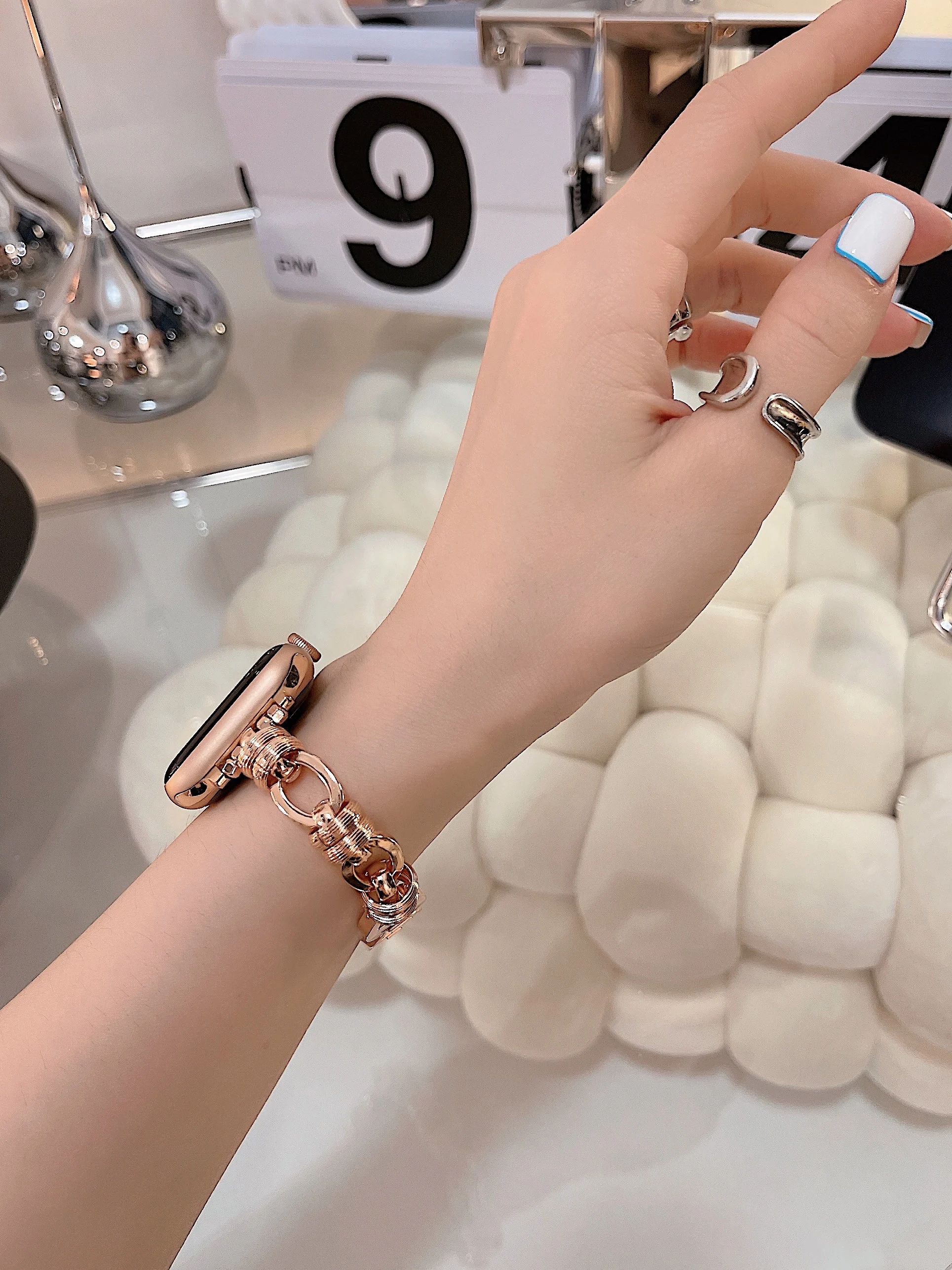 Luxury Women Bracelet For Apple Watch Metal Band 38 42mm 40mm 44mm 41 45mm Slim Lady Strap Steel Strap For iWatch 3 6 5 4 2 7 SE