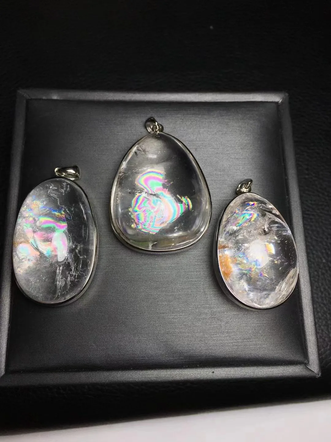 

Оптовая цена, высококачественный натуральный прозрачный кварц с радужным кристаллом, кулон большого размера из камня для лечения, подарок