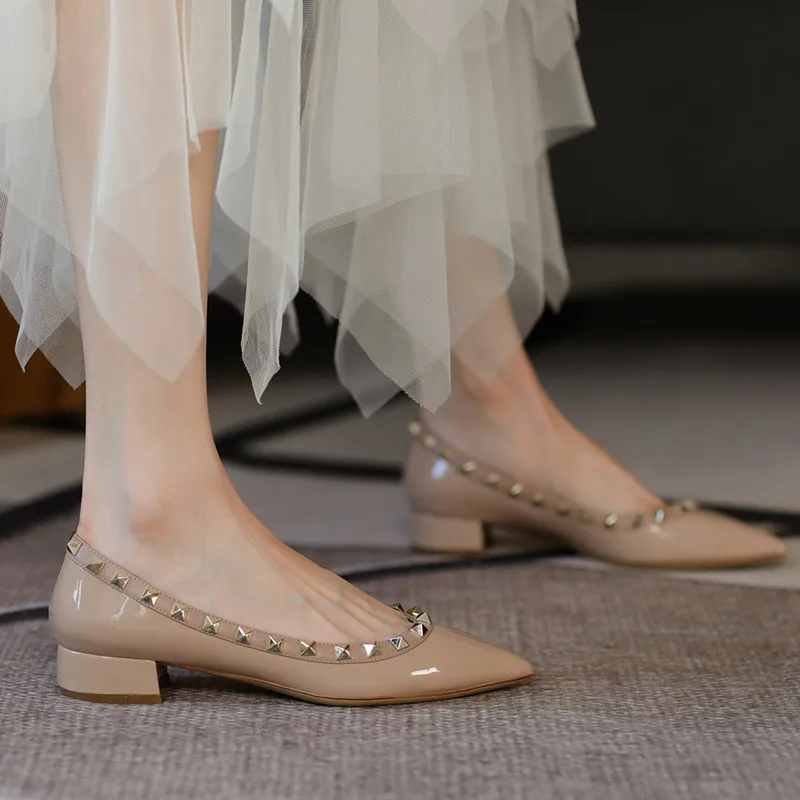 2023 Women High Heels shoes Designer Brand Pumps Rivets Pointed toe Casual Squar Heel 3cm Luxurys Leather Comfortable Office Sho