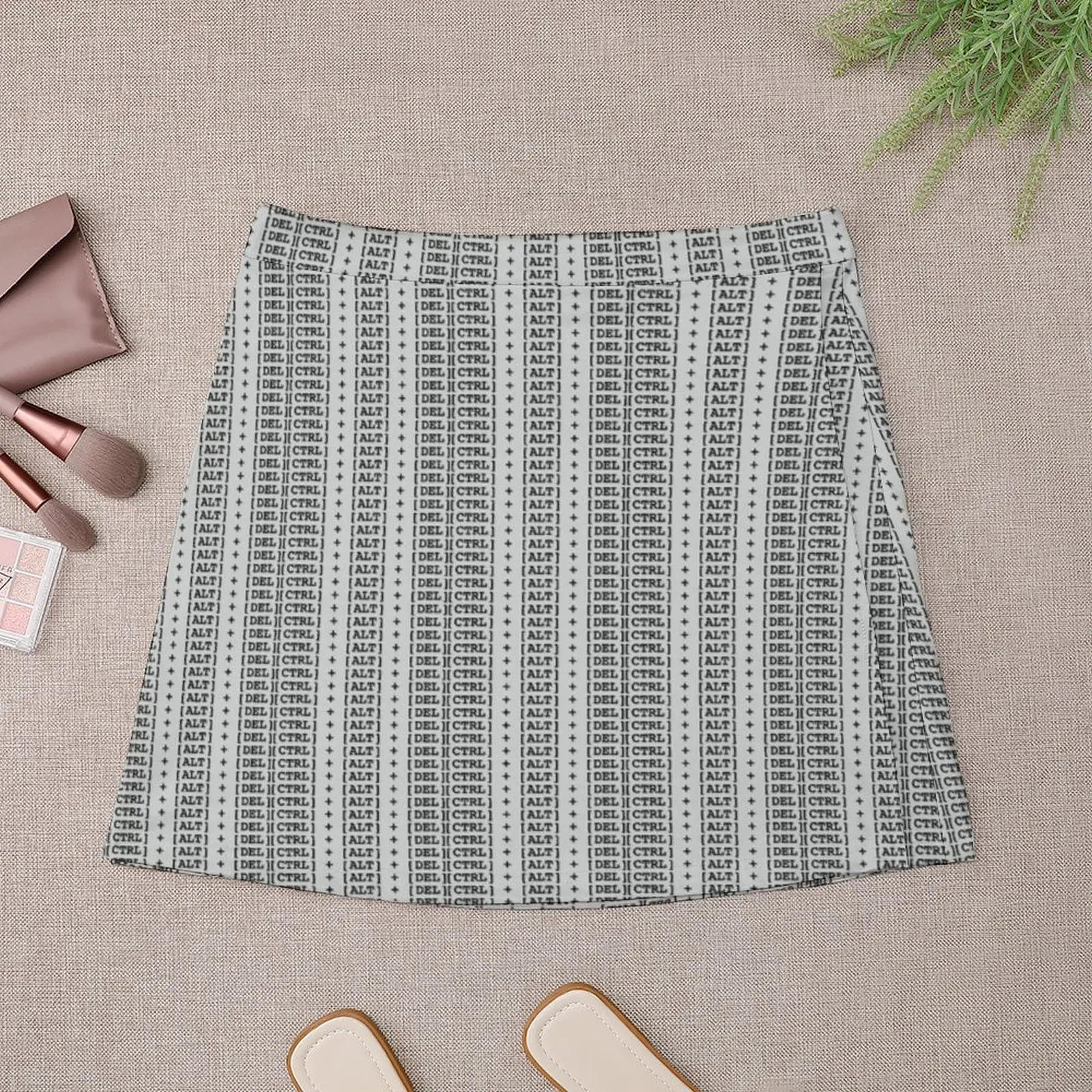 Мини-юбка Resetting stuff since 1988... CTRL + ALT DEL IBM PC IT geeks