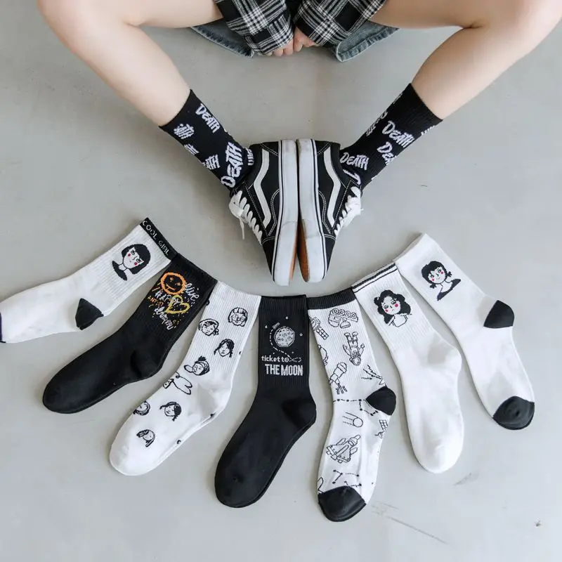 

3 pair New women's South Korea print Funny Black and White Sports Women Socks Cotton Cute Winter Socks harajuku Kawaii