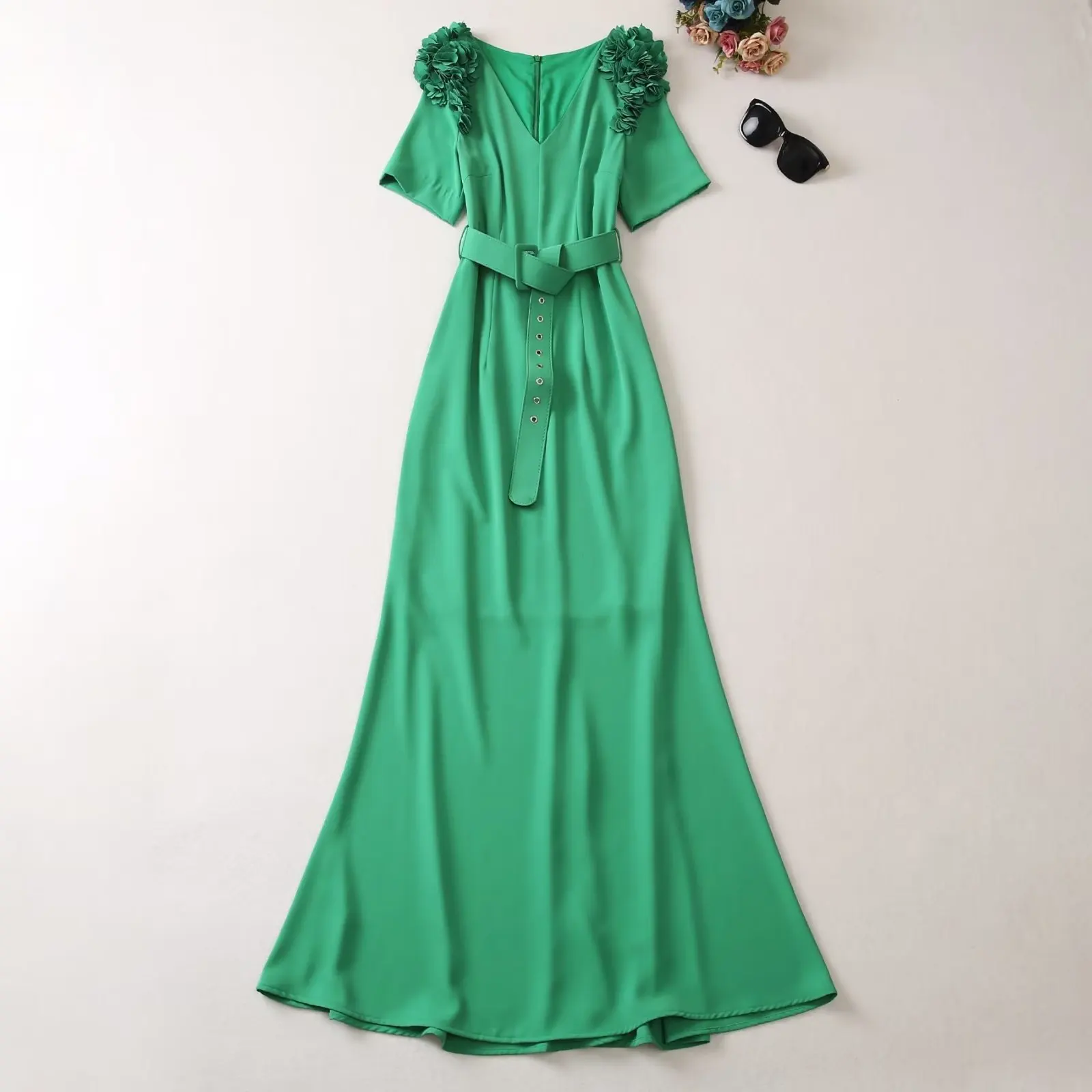 European and American women's dress 2023 summer new style V-neck short-sleeved petal disc flower fashion Belt green dress XXL