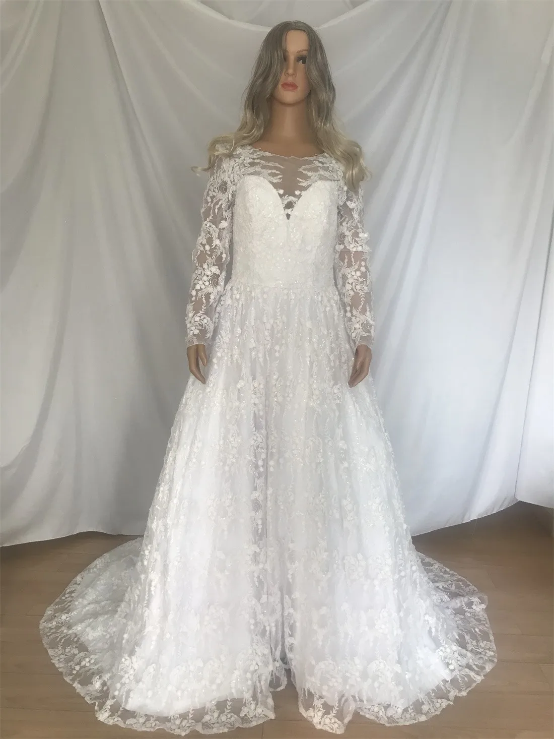 

В наличии сейчас на складе образец чистых кружева Белоснежки Свадебные платья Размер 10 Быстрая доставка номер 53