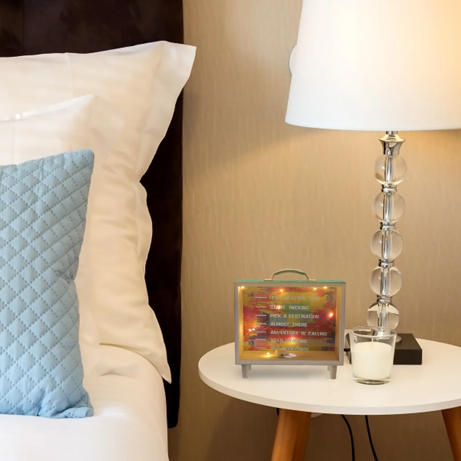 Настольная копилка для экономии денег с легким декором в скандинавском стиле