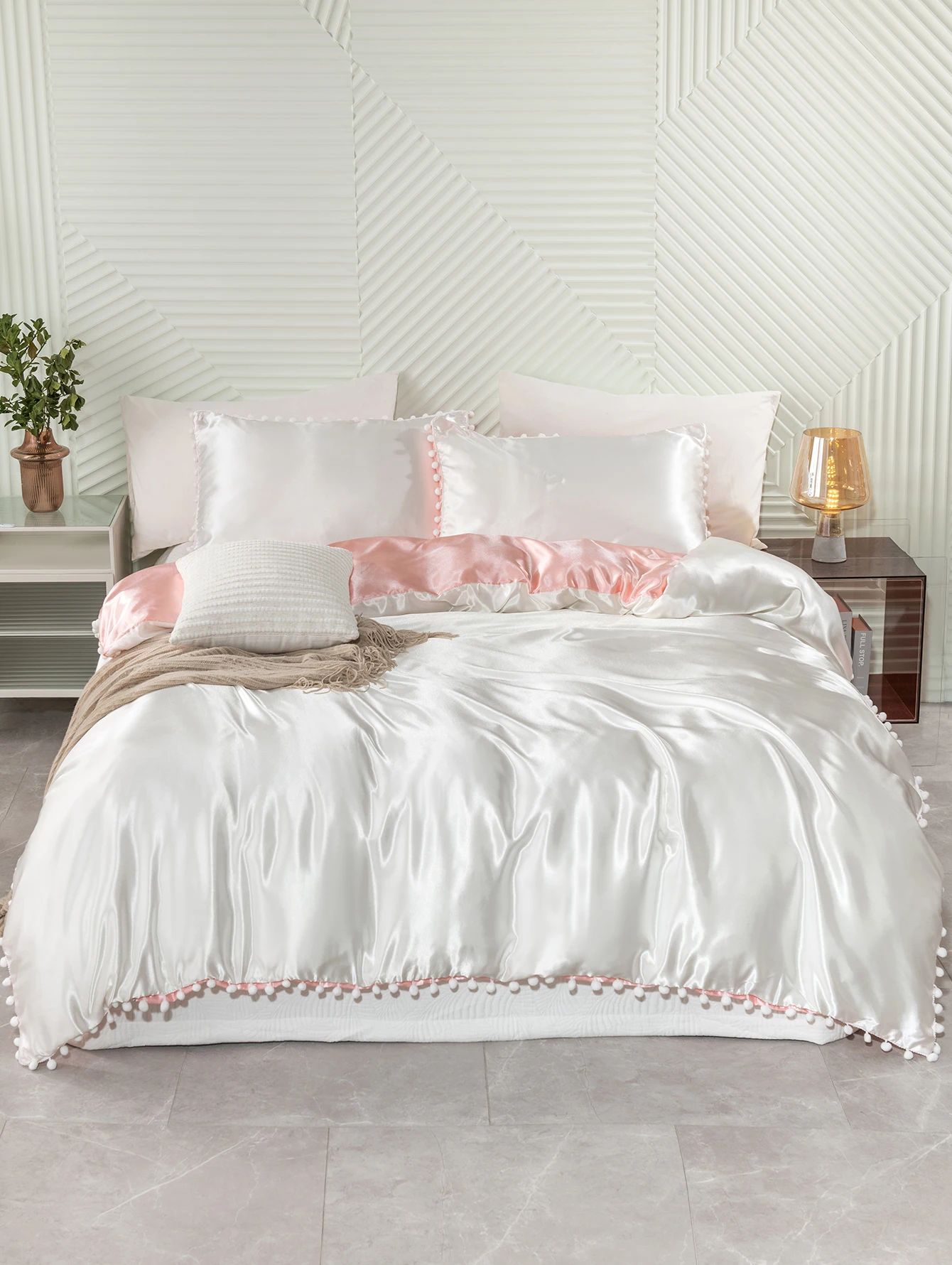 Розово-белый атласный пододеяльник комплект постельного белья с милой белой