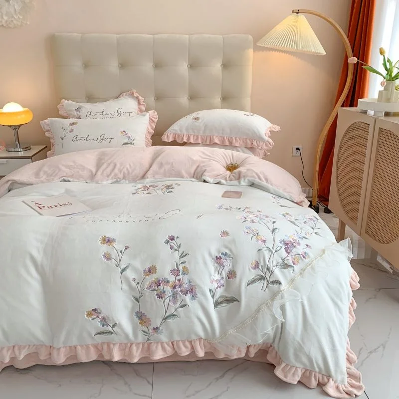 

Autumn Winter Thick Floral Embroidery Princess Bedding Set Ruffles Velvet Quilt/Duvet Cover Bed Linen Fitted Sheet Pillowcases