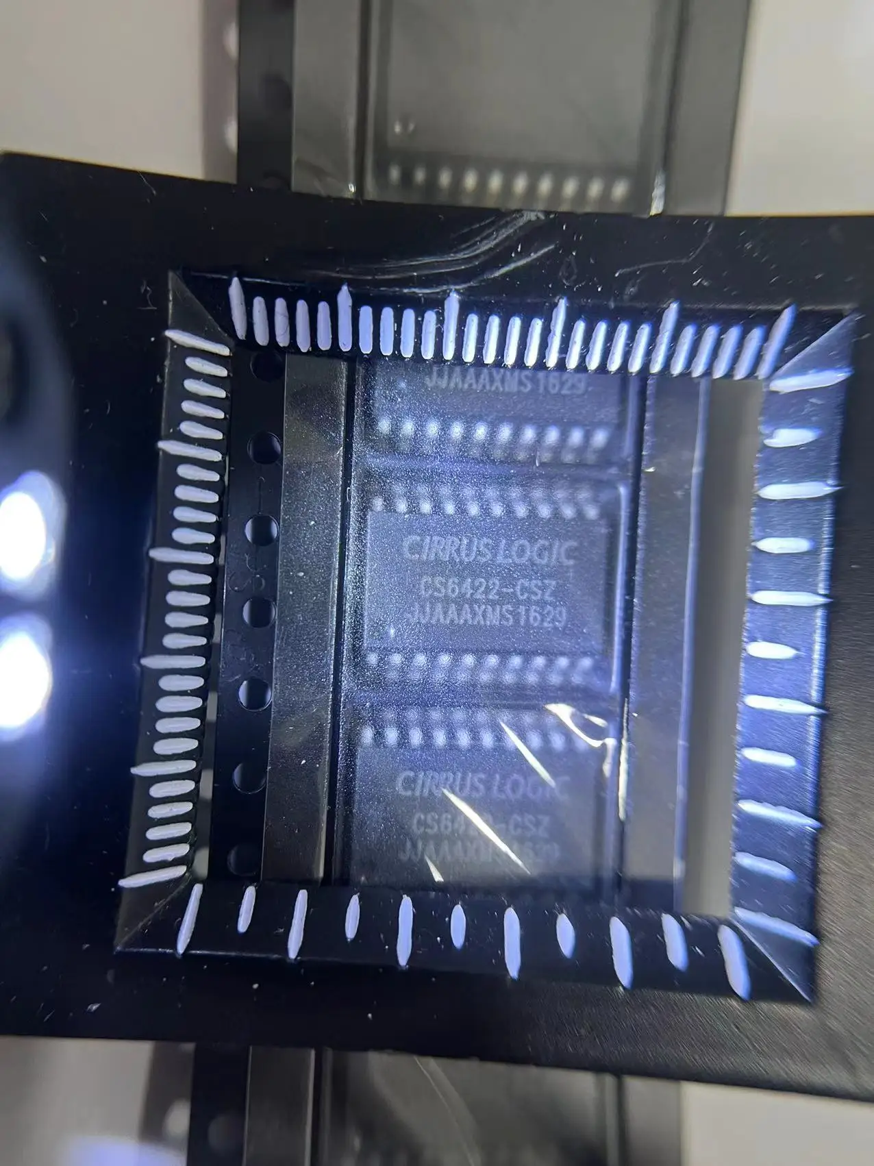Новая и оригинальная микросхема усилителя CS6422-CSZR SOP20, 1 шт. Новая и оригинальная микросхема усилителя CS6422-CSZR SOP20, 1 шт.