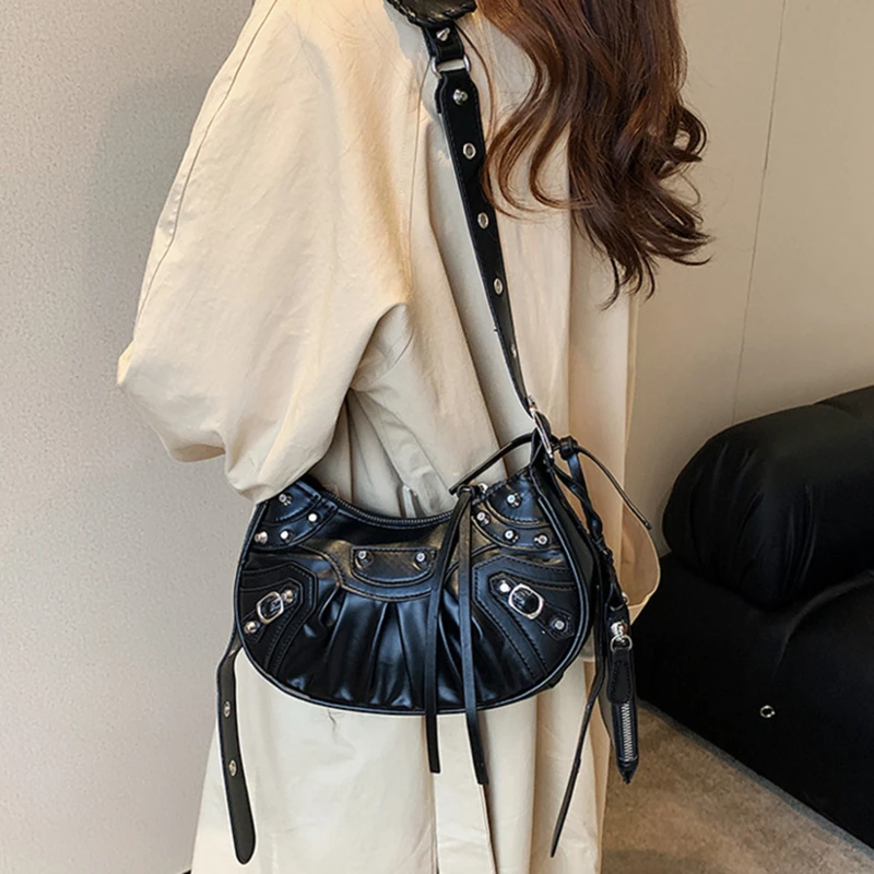 

Женская сумка через плечо из искусственной кожи с заклепками, женские сумки-мессенджеры на молнии, популярная женская сумка с вышивкой, рос...