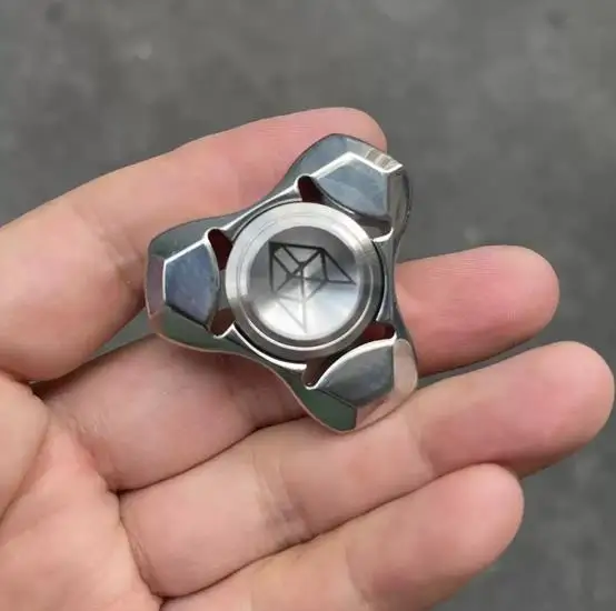 

Подержанный гироскоп для пальцев EDC Spirit Fox